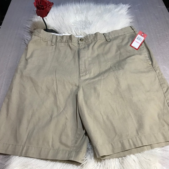 Izod Other - NWT IZOD flat front soft wash 100% cotton shorts